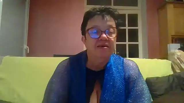 Vandeae44 online show from May 4, 8:12 pm