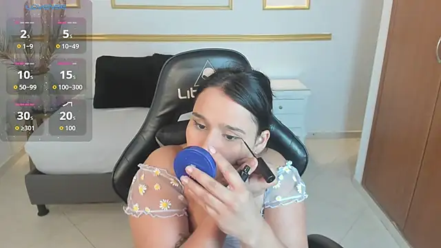 lia sexx19 online show from December 3, 2:14 am