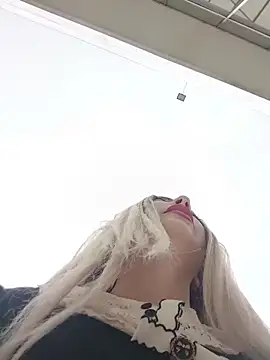 madelaine- online show from November 11, 7:55 pm