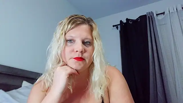 BlondyBrat online show from February 9, 6:15 am