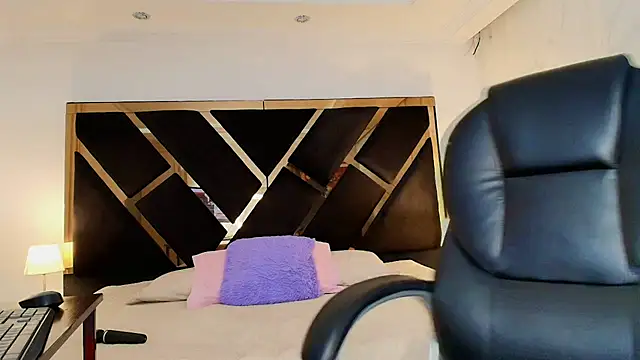 Amelie saenz online show from February 26, 9:14 pm