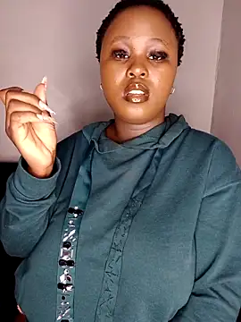 SELYS NANA online show from April 18, 9:45 am