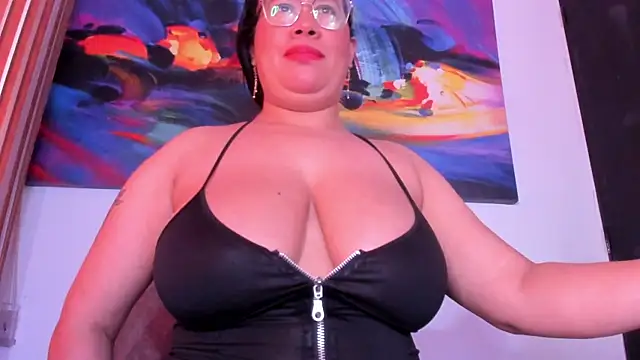 alondrabigtits online show from June 4, 2:43 pm