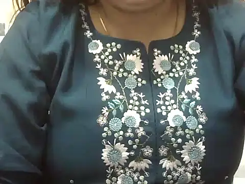 Snapshot of bhabhi_jaan11 chatting on October 24, 6:04 pm bhabhi jaan11 online show from October 24, 6:04 pm