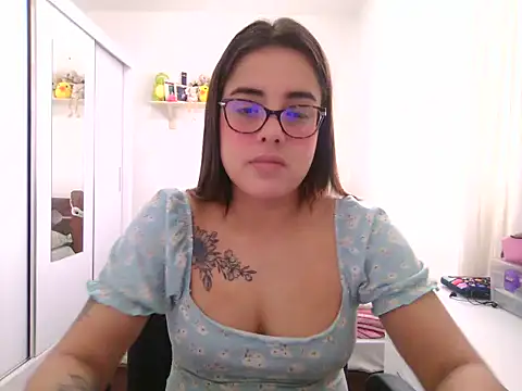 maliamiller online show from August 4, 11:05 am