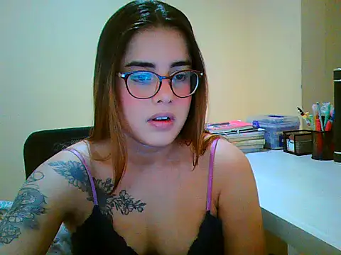 maliamiller online show from November 7, 9:37 am