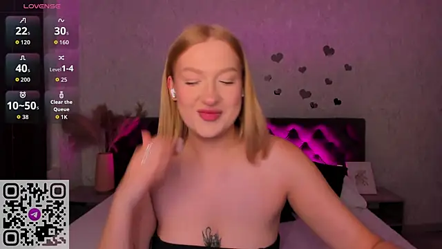 Snapshot of Emma__Leee chatting on October 1, 12:26 am Emma Leee online show from October 1, 12:26 am