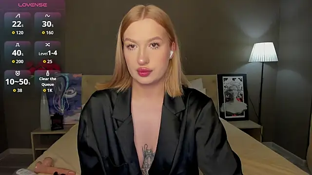 Snapshot of Emma__Leee chatting on October 5, 12:59 am Emma Leee online show from October 5, 12:59 am