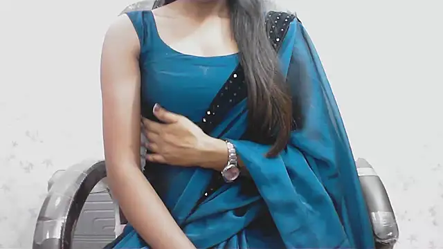 collage hoty online show from April 18, 3:09 am