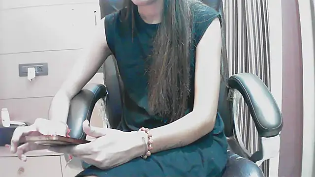 Snapshot of collage_hoty chatting on September 25, 8:17 pm collage hoty online show from September 25, 8:17 pm