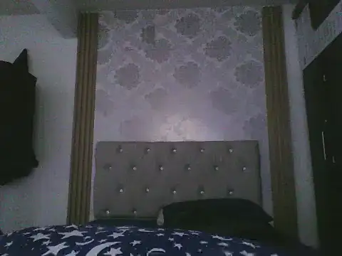 JenniferChian online show from February 4, 9:40 pm