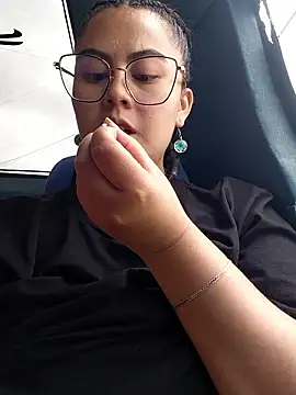 lara moon25 online show from January 9, 7:40 pm