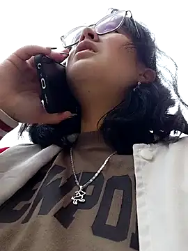 lara moon25 online show from November 6, 6:58 pm