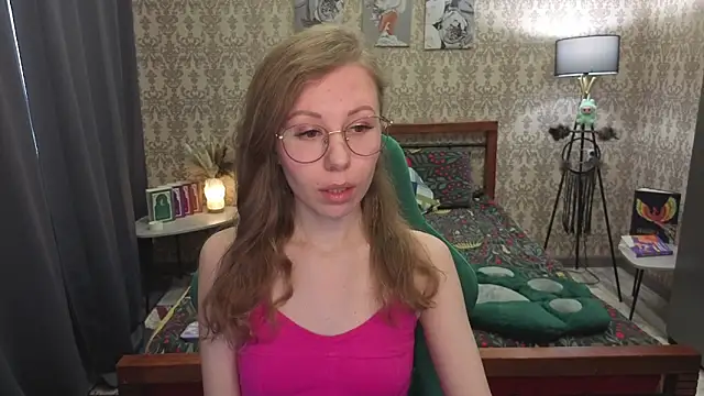 Lill Mary online show from March 28, 2:33 am