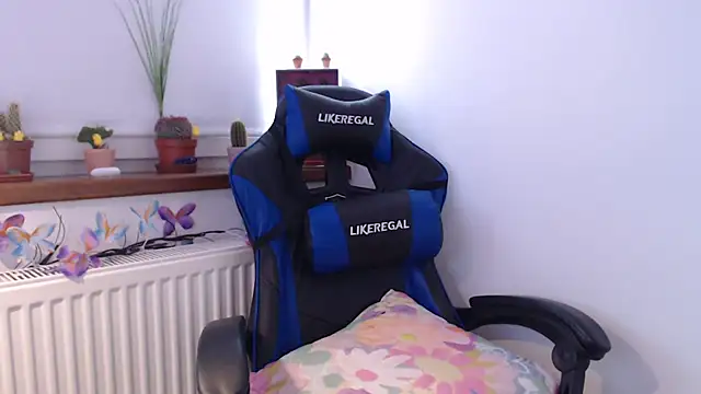 Nikkibaby0015 online show from September 26, 8:56 am