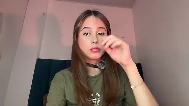 alice guerin  online show from April 2, 4:10 am