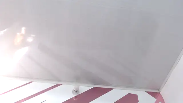 Kitten Hot  online show from February 9, 9:28 pm