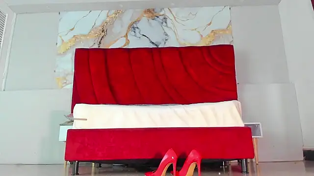 MAISE HILL1 online show from February 28, 1:43 pm