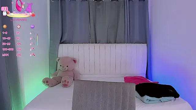 gatitavenecis online show from March 7, 8:27 pm