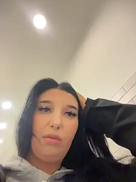 Tisha Busty online show from March 18, 3:39 pm