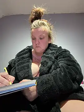 busty-bella1 online show from July 26, 8:38 pm