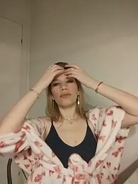 EvyLure online show from March 7, 9:33 pm