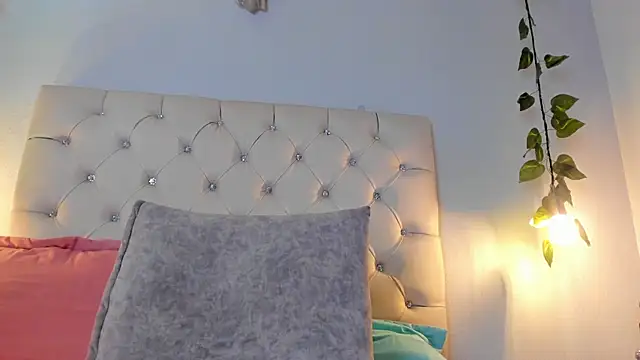 Isabella Flowers online show from October 19, 9:17 pm