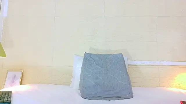 Chocolatte bar online show from October 31, 2:10 pm