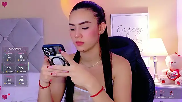 Snapshot of IsaValencia chatting on September 9, 10:09 pm IsaValencia online show from September 9, 10:09 pm