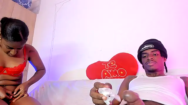 LoveBirds  1 online show from October 18, 4:04 am