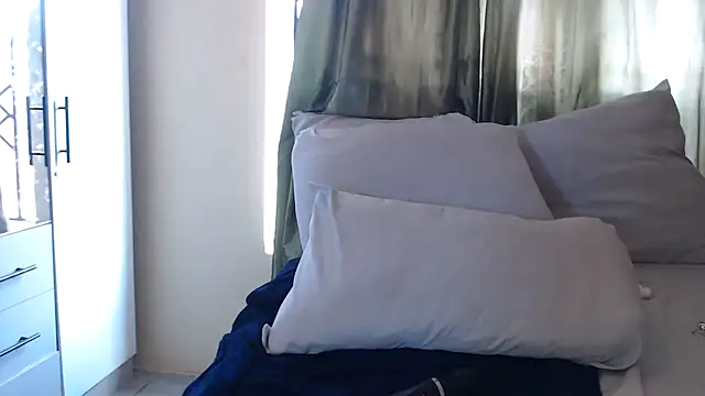 Foxybrownxx1 online show from February 1, 6:45 am