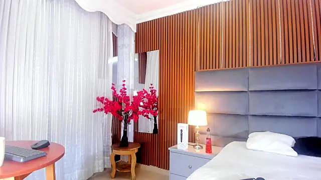 MirandaRossi online show from September 18, 2:54 am