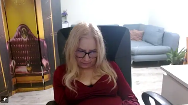 sofia xkiss online show from December 15, 2:55 pm