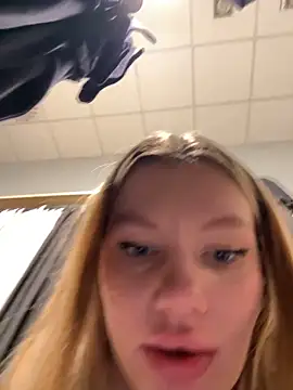 justmilaa online show from December 5, 1:23 pm