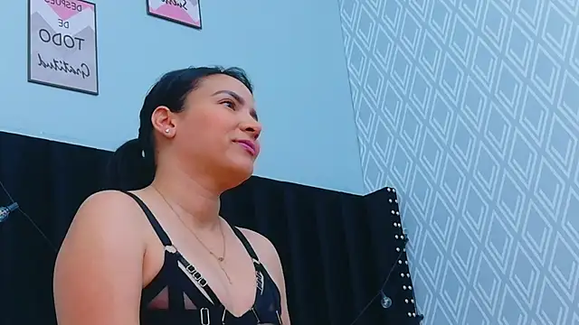 Sluttyandmature online show from November 11, 8:06 pm