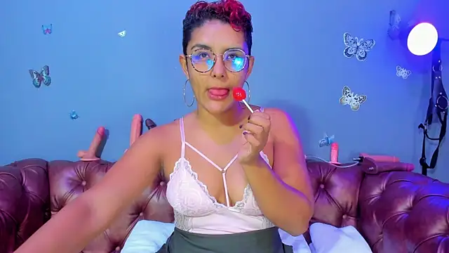 Kaira mosse online show from April 18, 11:35 am