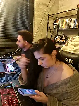 Hey-Hot online show from December 5, 8:25 am