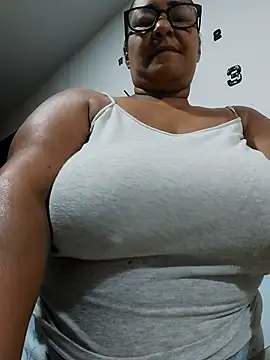 Snapshot of sexy_hot_carol chatting on October 21, 12:03 am sexy hot carol online show from October 21, 12:03 am