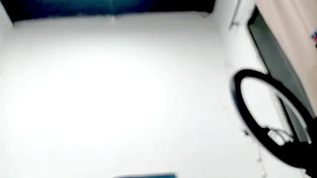 PetiteIvoryQueen19 online show from November 26, 4:13 am