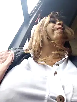 Laura-Hernandez online show from March 17, 8:57 pm