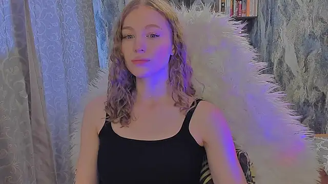 Snapshot of JuxxxsyBunx chatting on October 13, 5:10 am JuxxxsyBunx online show from October 13, 5:10 am