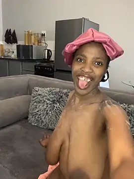 Queen-Boobylicious online show from September 22, 9:52 am