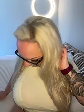 Nina LiveXXX online show from January 19, 8:10 am