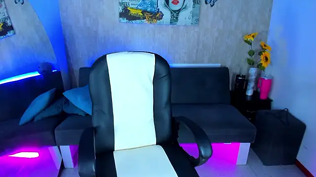 nova sex01 online show from March 30, 8:30 pm