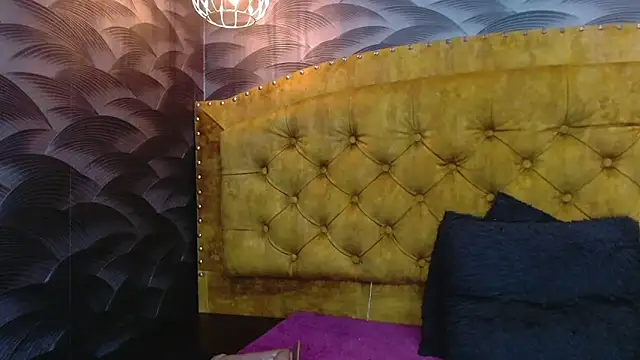 NahomiFireSex online show from October 11, 3:44 am