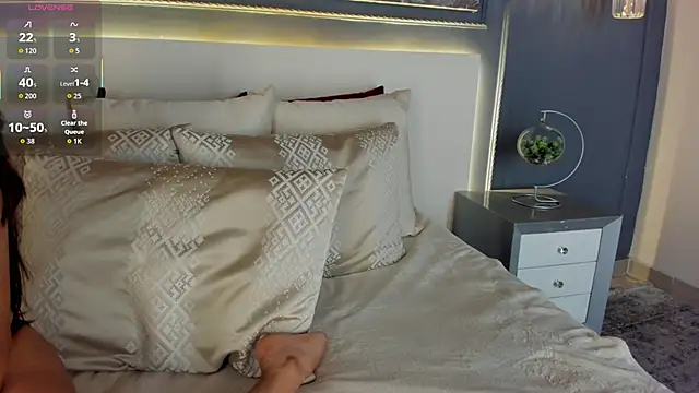 IvyEllis online show from December 20, 12:53 pm