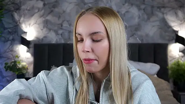 AftonConnett online show from April 9, 2:03 am