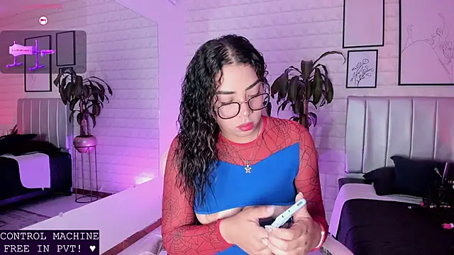Lizzie-Evans online show from May 28, 12:03 pm