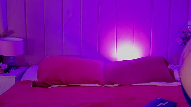 MollyBigBoobs12 online show from April 9, 10:04 pm