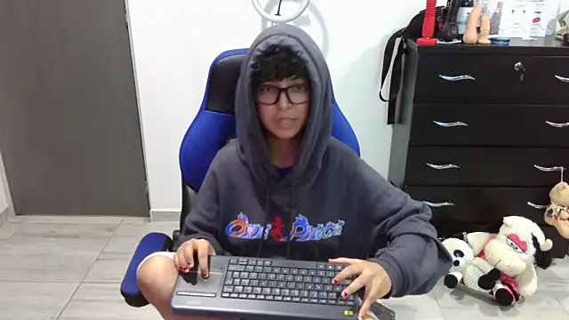 thomascooper7 online show from March 13, 3:08 am